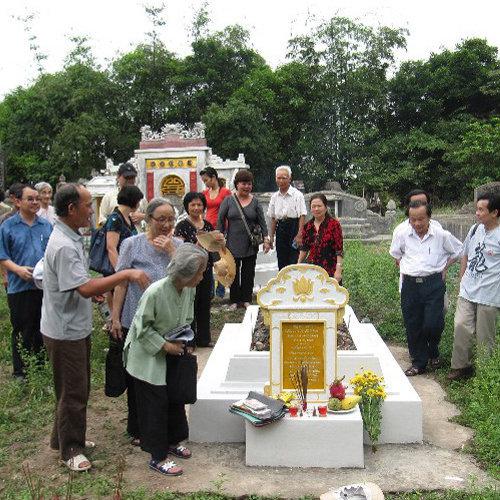 Ý nghĩa và cách chuẩn bị, sắm lễ vật, bài văn khấn lễ Tảo Mộ tiết Thanh Minh đúng chuẩn