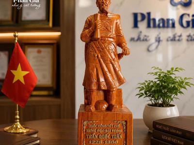  Tượng gỗ Trần Quốc Tuấn tại Nghệ An