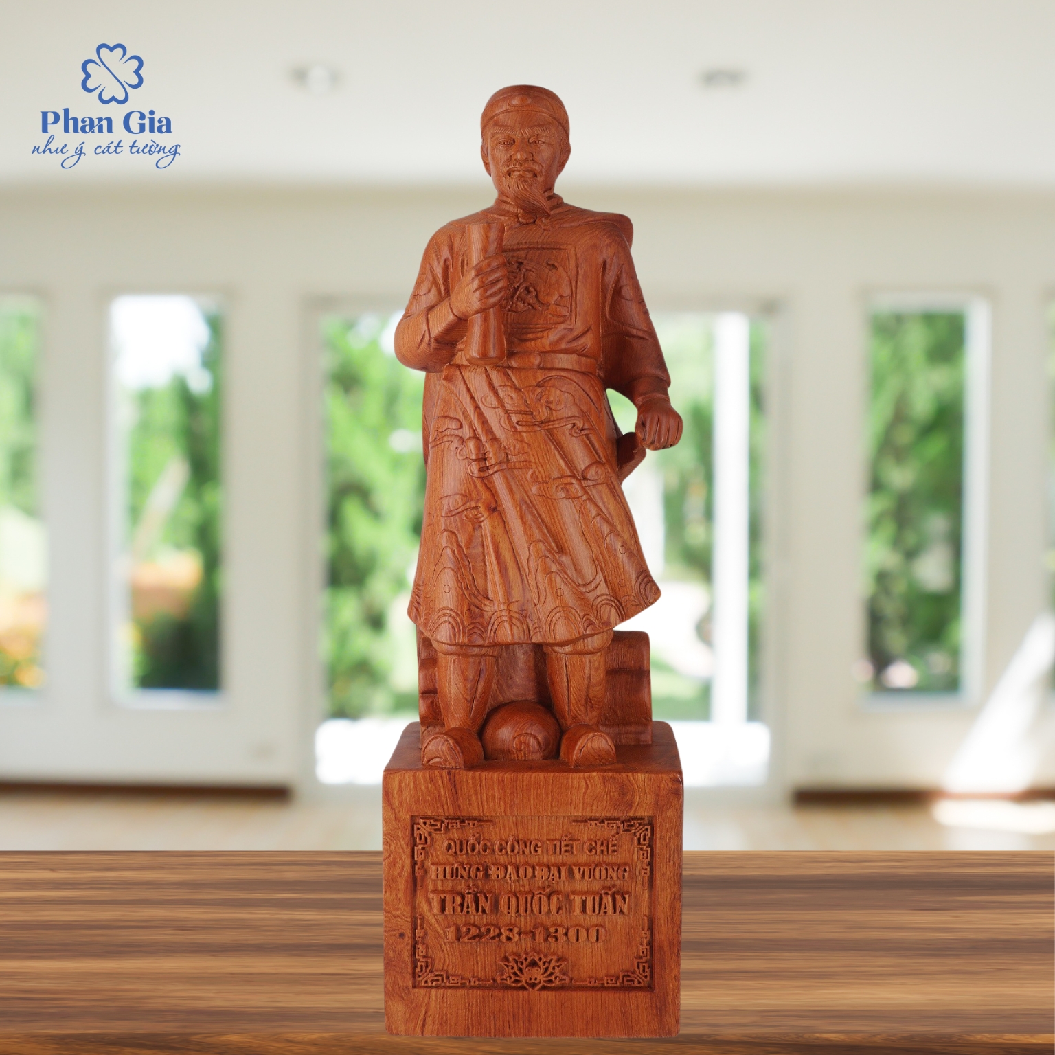  Tượng Trần Quốc Tuấn Gỗ Hương Đá