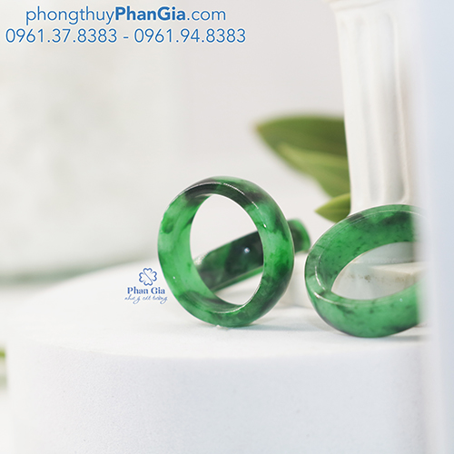  Nhẫn Khối Ngọc Phỉ Thúy Tại Nghệ An