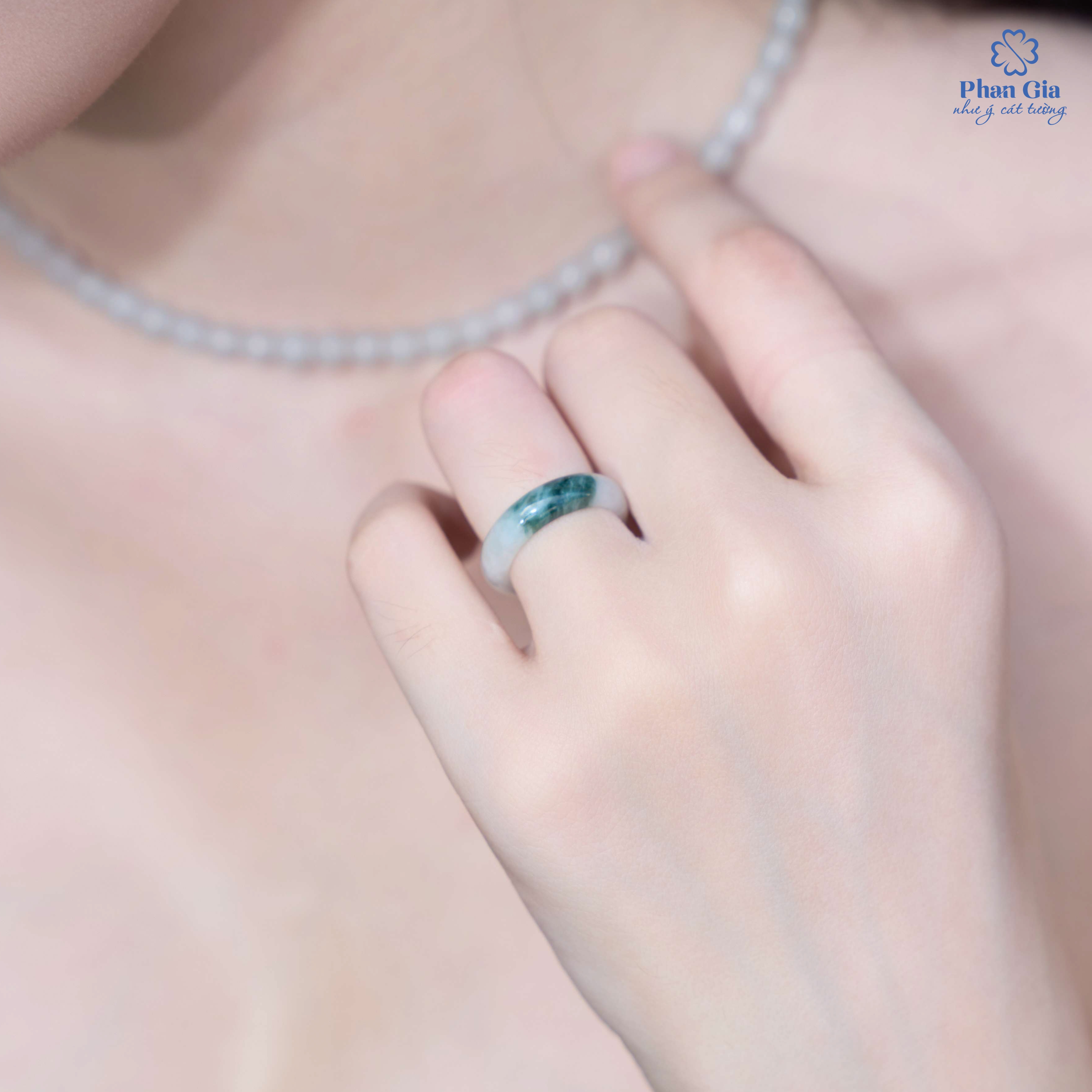  Nhẫn khối ngọc phỉ thuý tại Nghệ An