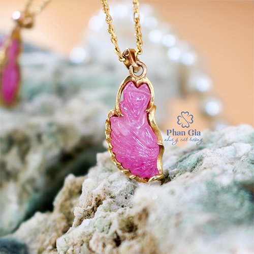  Mặt Hồ Ly Ruby Dáng Dài