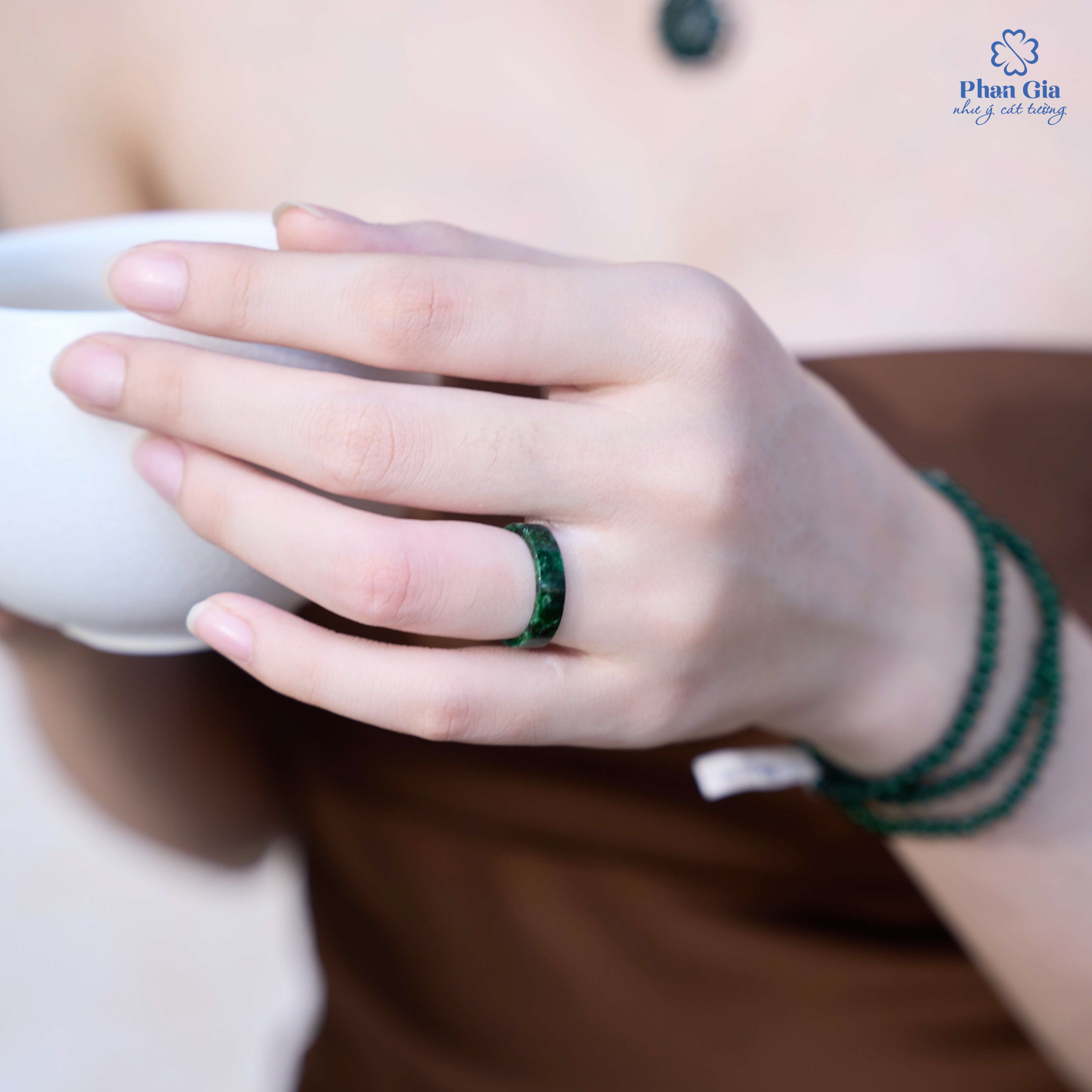  Nhẫn khối ngọc phỉ thuý tại Nghệ An