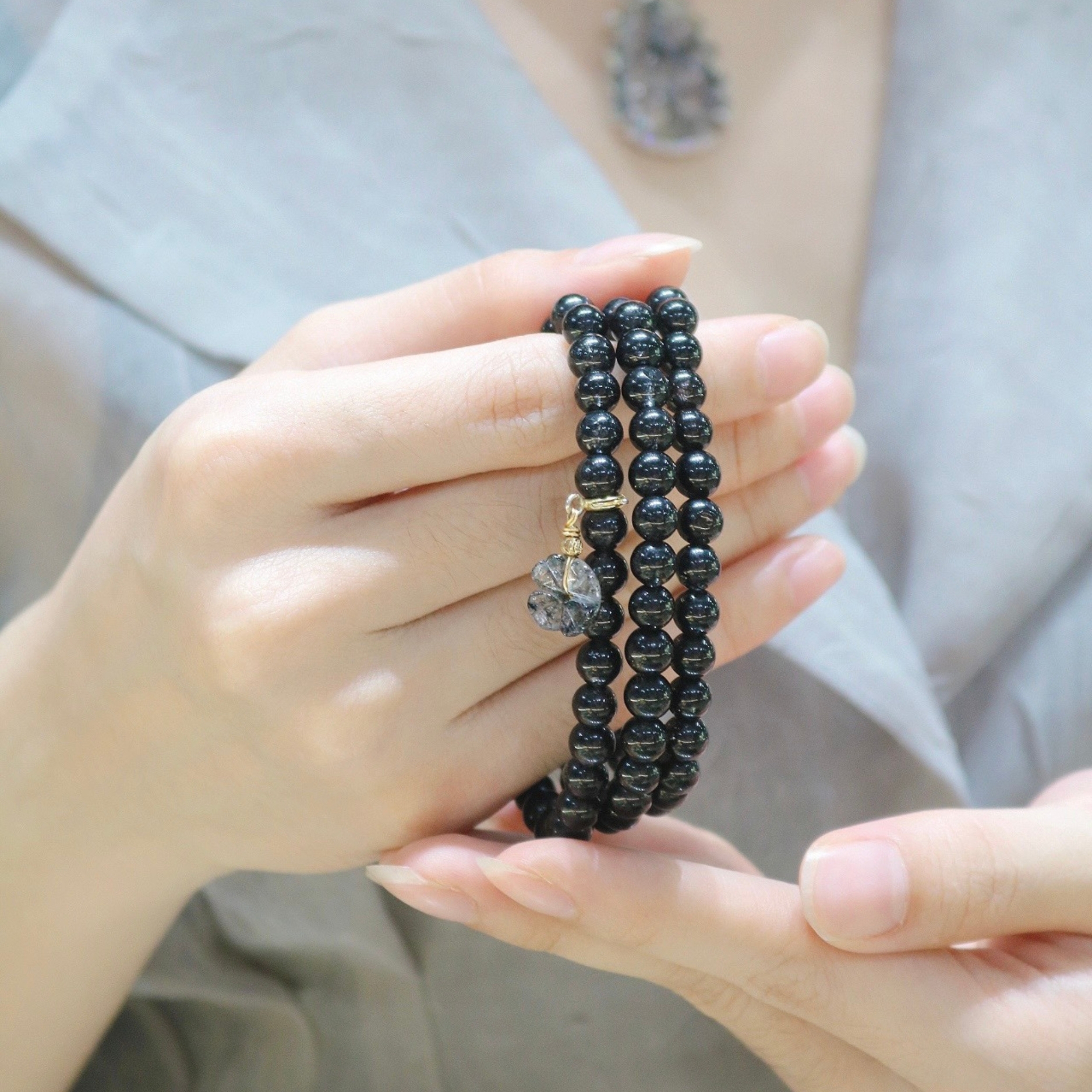  Chuỗi vòng tay thạch anh tóc đen